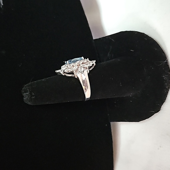 Blue Topaz Oval Ring Stamped 925 - Picture 4 of 9